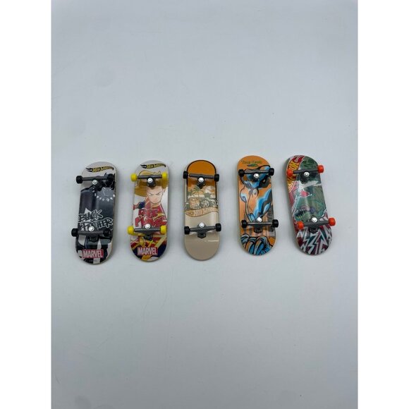 Marvel and Hot wheels mini skateboards and finger board lot of 5 - Picture 1 of 6